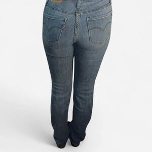 Levi's Women's Classic Straight Leg Jeans - Dark Blue